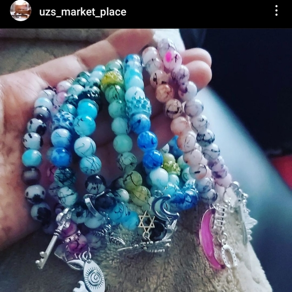 New glow in the dark bracelet #Avaliable in GTA - Picture 1 of 4